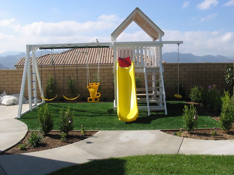 Install an Attractive Pet Turf and Play Area in Your Property